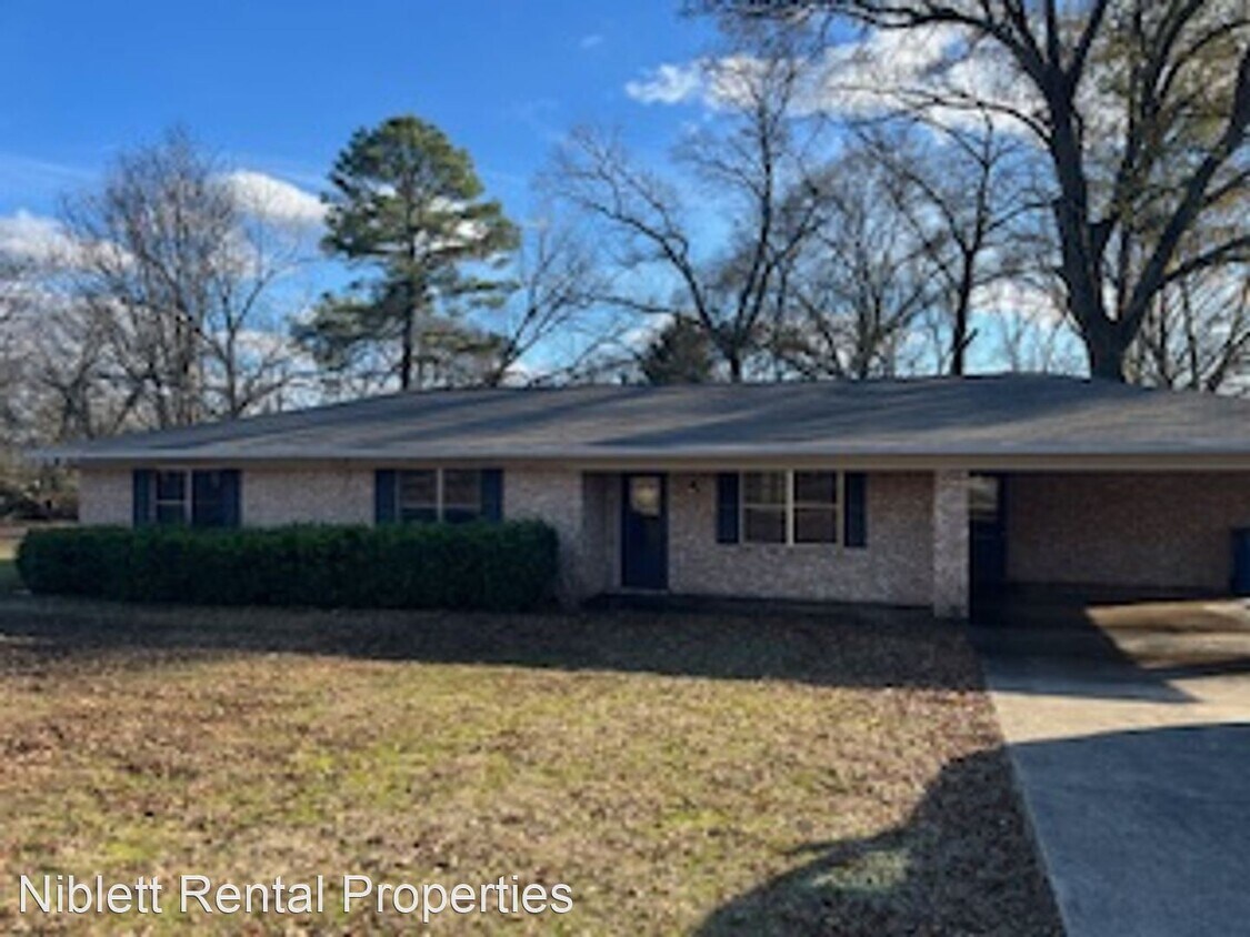 Primary Photo - 3 br, 1.5 bath House - 1306 E. 1st