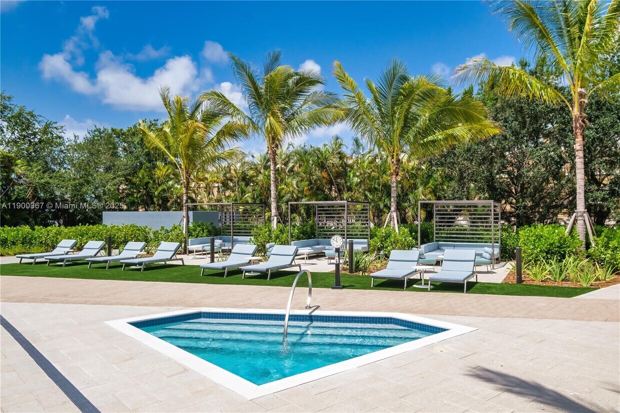 Foto principal - 101 Diplomat Pkwy