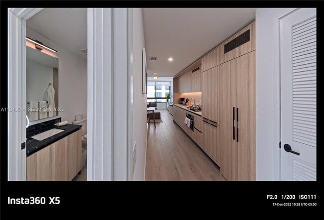 Building Photo - 225 N Miami Ave