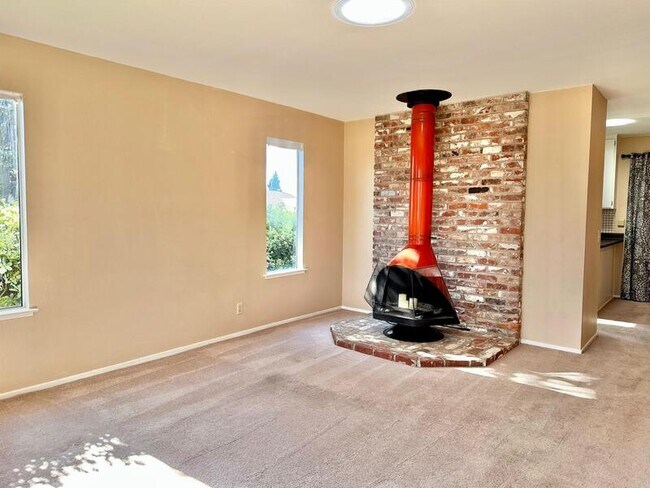 Building Photo - 5580 Avila Ct