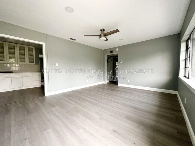 Foto del edificio - 1413 Carlson Dr