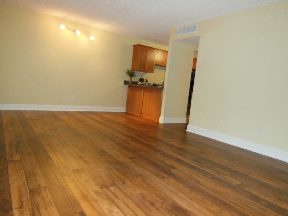 Primary Photo - 3510 W Azeele St