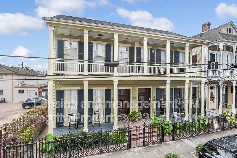 Primary Photo - 1520 St Mary St