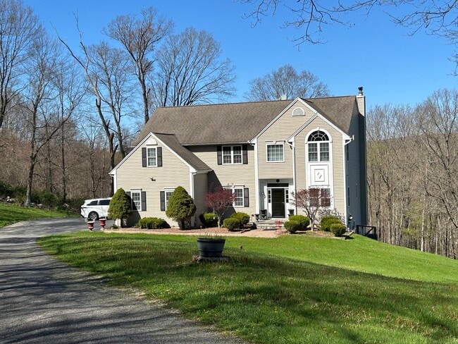 Building Photo - 77C Long Meadow Hill Rd