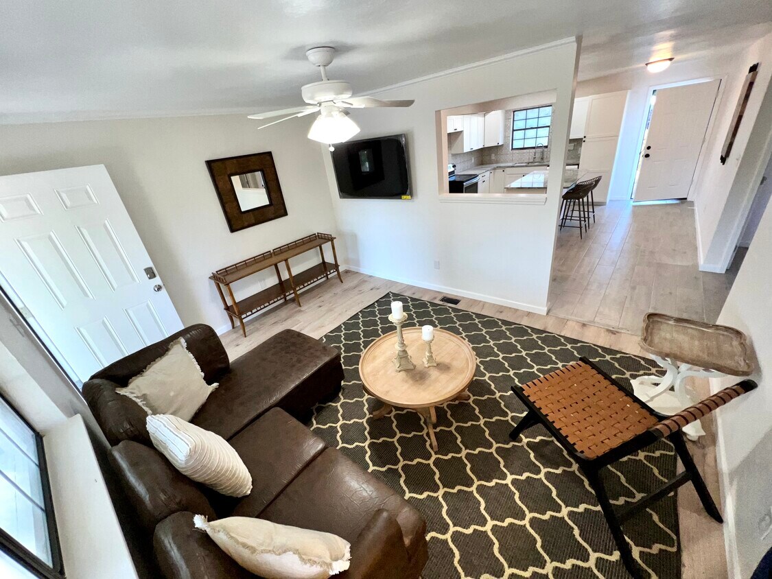 Foto principal - 723 E Tennessee St