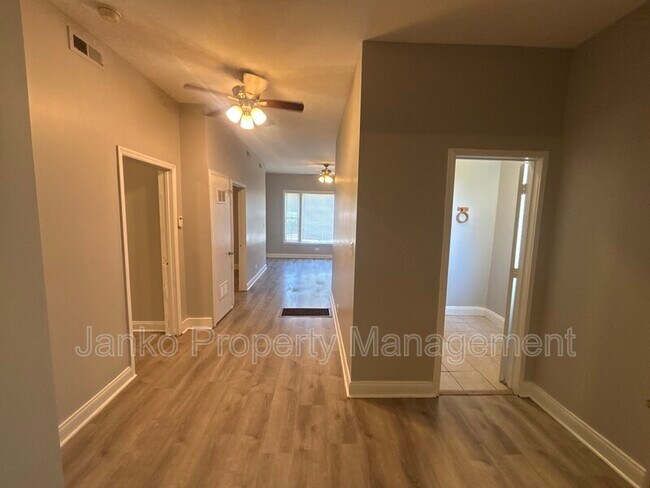 Foto del edificio - 1415 E 75th St