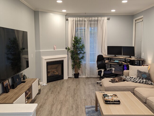 Foto del edificio - 12364 Carmel Country Rd