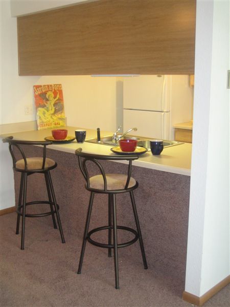 Building Photo - 2 br, 1 bath Apartment - Yale Apartments