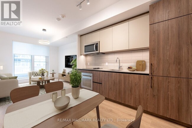 Photo du bâtiment - 150 Logan Ave