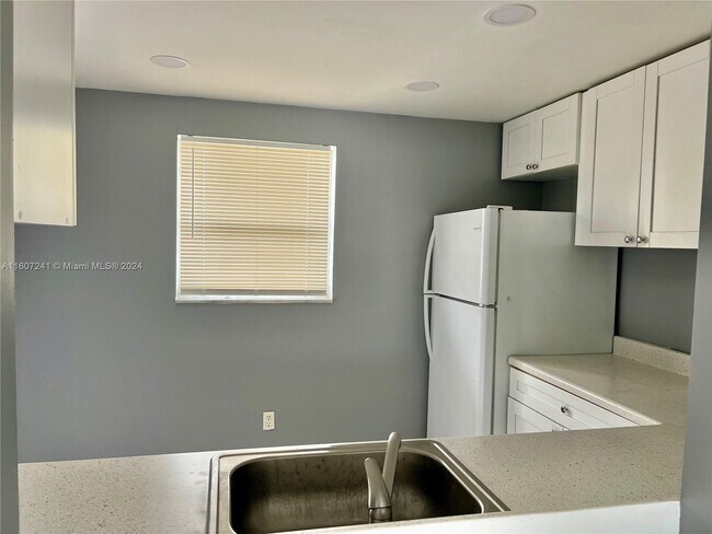 Foto del edificio - 2800 NW 56th Ave
