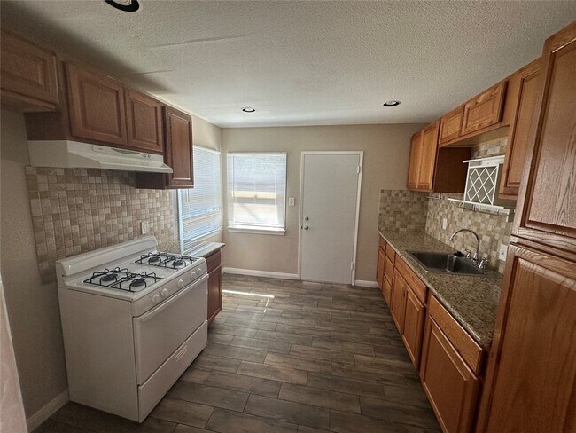 Foto del edificio - 936 W Foothill Blvd