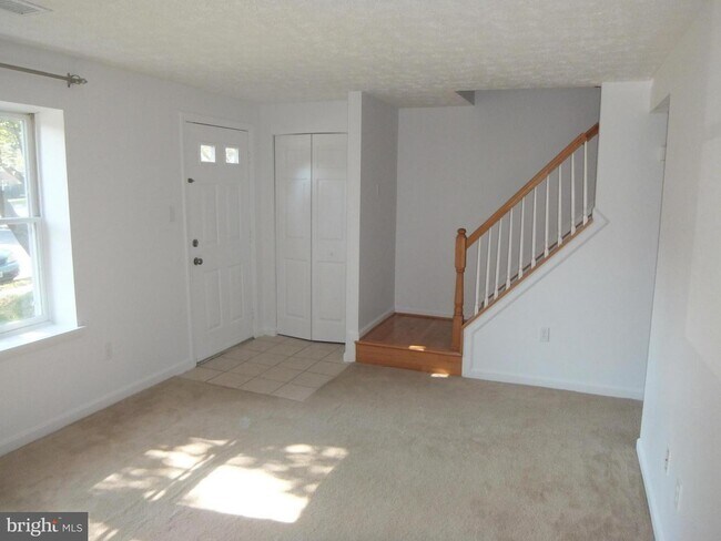 Building Photo - 3623 Woodhaven Ct