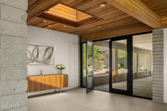 Foto del edificio - 4744 N 56th St