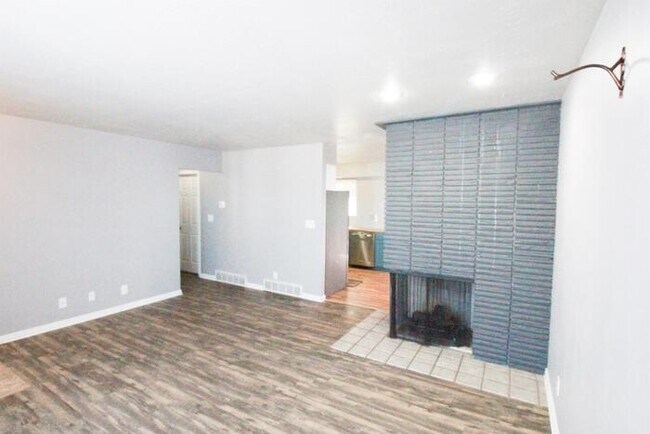 Foto del edificio - 565 E 33rd St