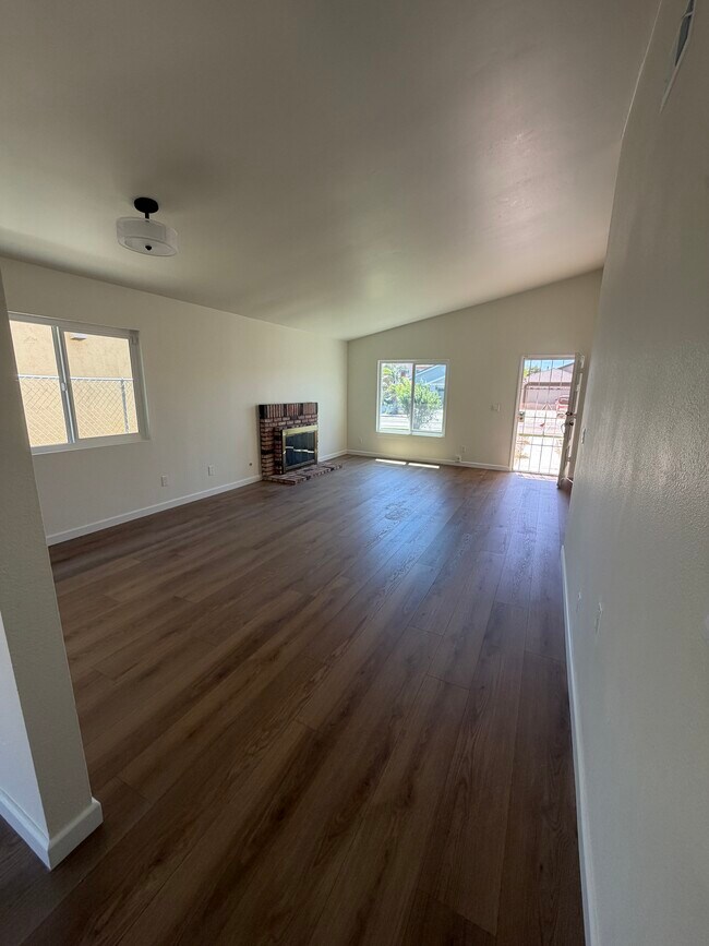 Foto del edificio - 7520 Woodbine Way