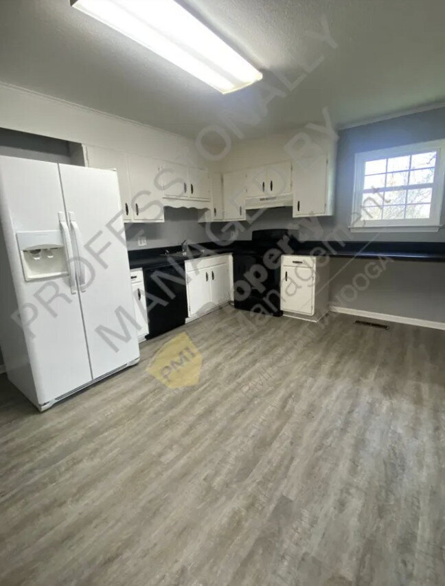 Building Photo - 2 Bed, 2 Bath  *GET HALF OFF YOUR FIRST MO...