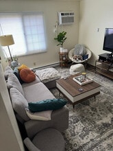 Building Photo - 454 W Dayton St