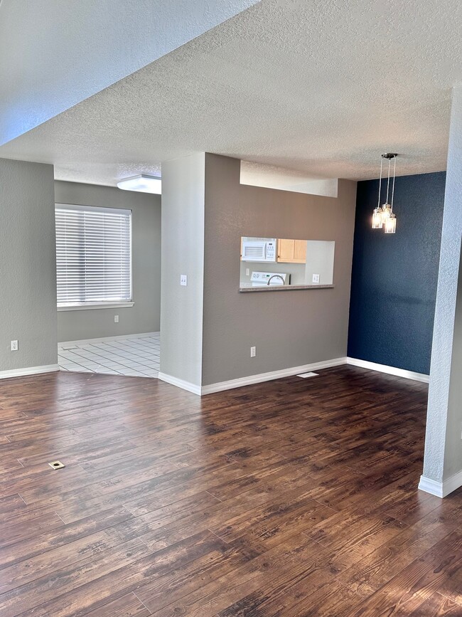 Building Photo - 6832 Antigua Dr