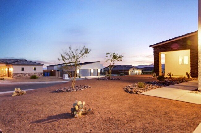 Foto del edificio - Beautiful Contemporary home with panoramic...