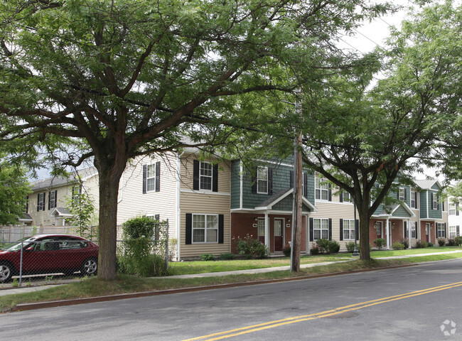 Foto del edificio - Village Green Apartments