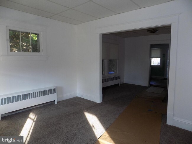 Building Photo - 2802 New Falls Rd
