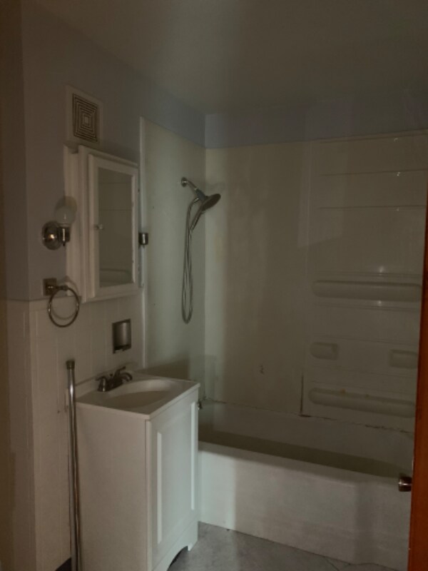 1 E Garfield Ave, New Castle, PA 16105 House Rental in New Castle, PA