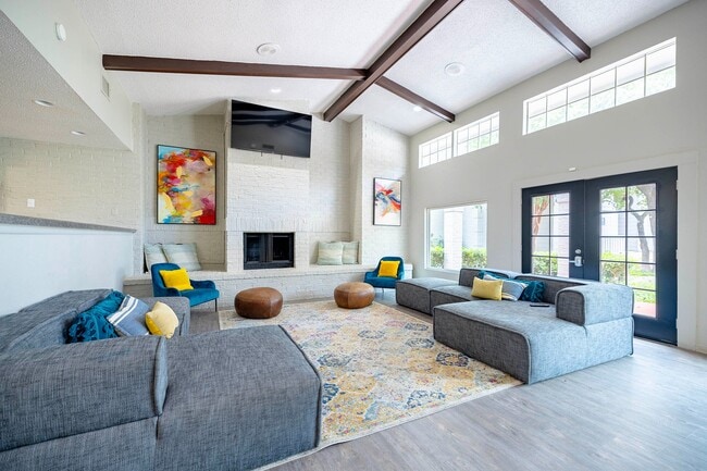 Building Photo - Solara Apartment Homes