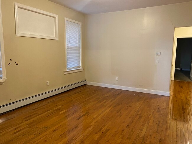 Building Photo - 307 Goldsmith Ave