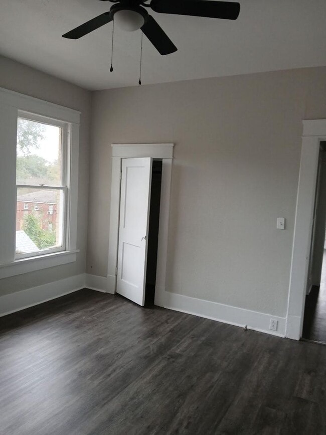 Building Photo - 127 Herndon St
