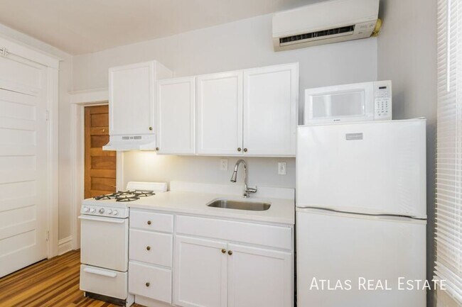 Foto del edificio - 1066 N Clarkson St