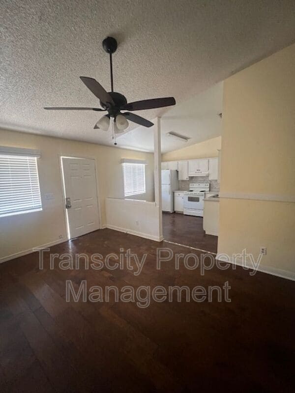 Building Photo - 4714 E Caballero St