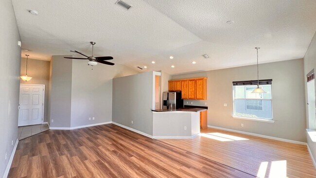 Building Photo - Beautiful 3 bedroom home in Port Orange