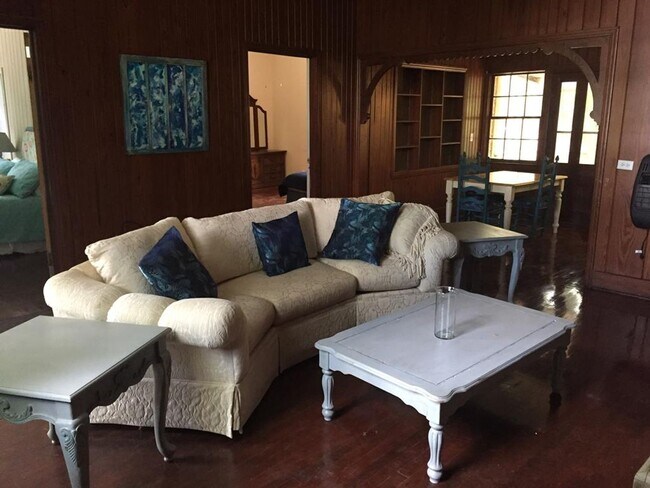 Foto del edificio - 819 E Lee St