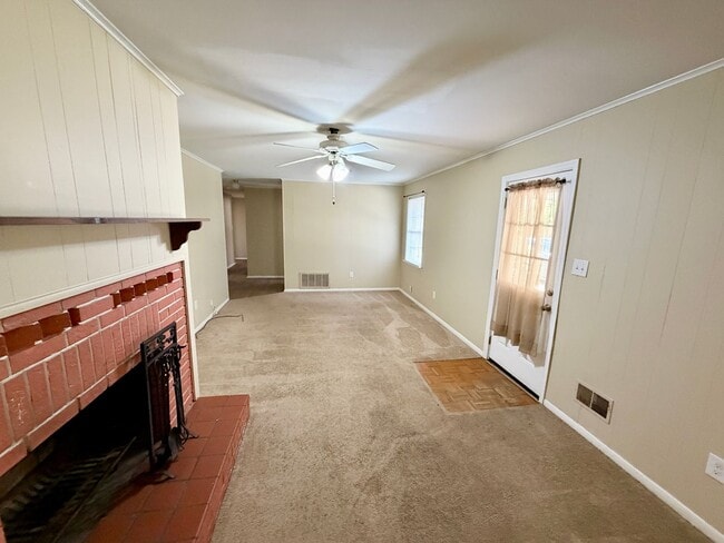 Building Photo - Lexington