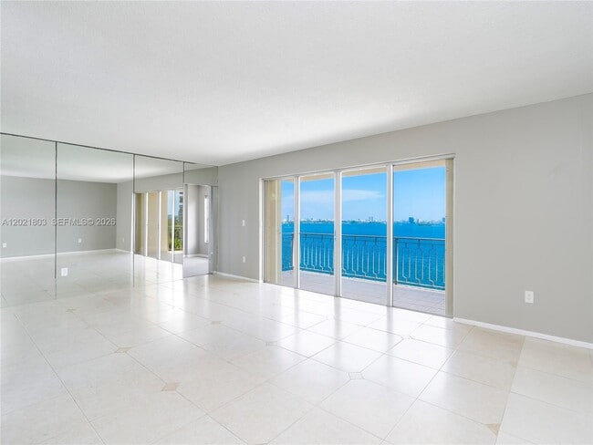 Foto del edificio - 11111 Biscayne Blvd