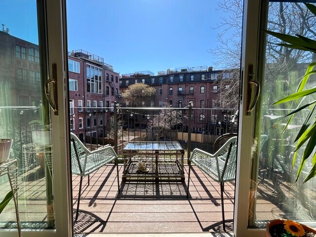 Foto del edificio - 410 Columbus Ave