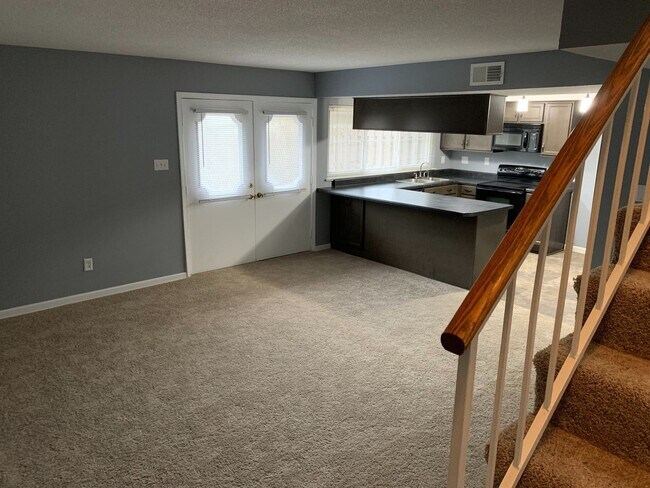 Building Photo - 3BD/2.5BA Hobbits Glen Condo in Germantown.