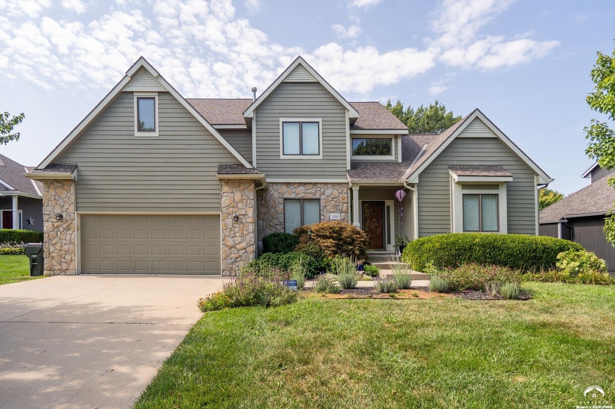Primary Photo - 1101 Stonecreek Dr