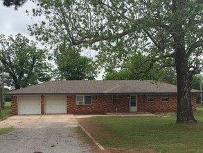 Building Photo - 1125 S Sara Rd