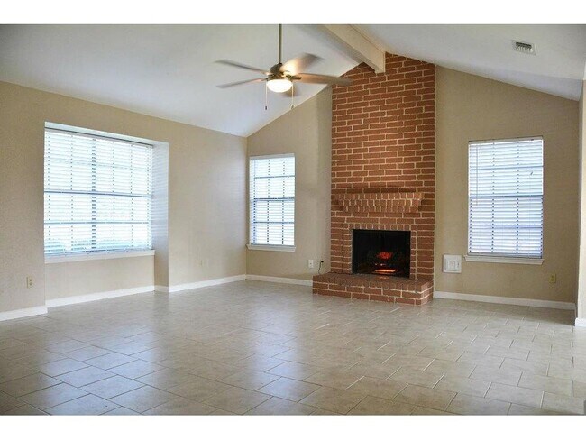 Building Photo - 8007 Vista Del Sol Dr
