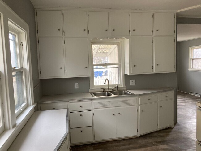 Foto del edificio - Charming 4 Bedroom 1 Bathroom Home in St.Cloud!