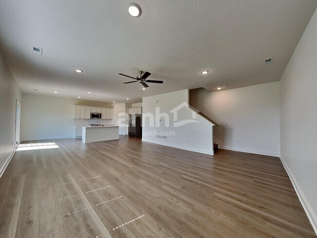 Building Photo - 1112 Heritage Blvd