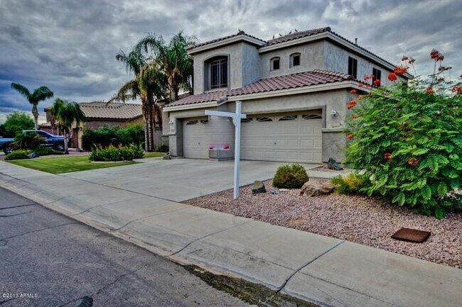 Foto del edificio - COMING SOON!! 5 bed 3 bath, 3000 + SFT with pool in Carino Estates, Chandler