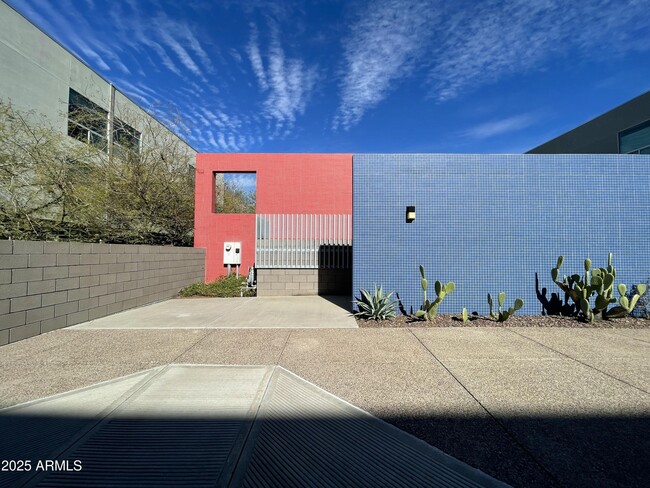 Foto del edificio - 727 E Portland St