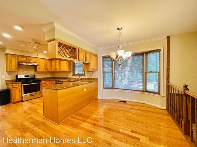 Foto del edificio - 5 br, 3.5 bath House - 7227 Devereaux Court