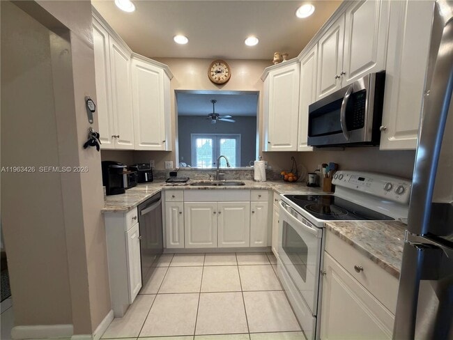 Photo - 1651 Hawthorne Pl House