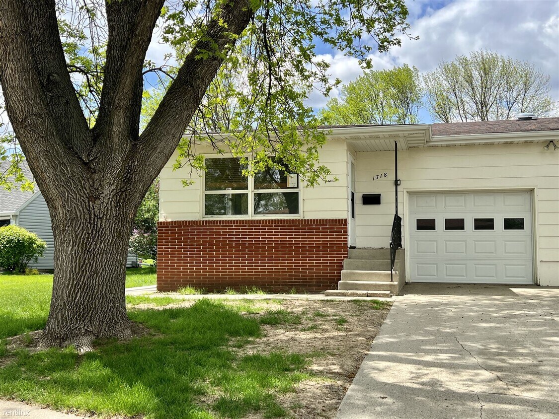 Primary Photo - 2 br, 1 bath Duplex - 1716 Dick Drive 1718