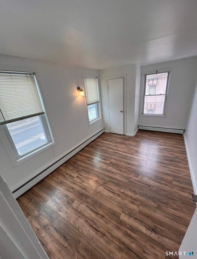 Building Photo - 97 Liberty St