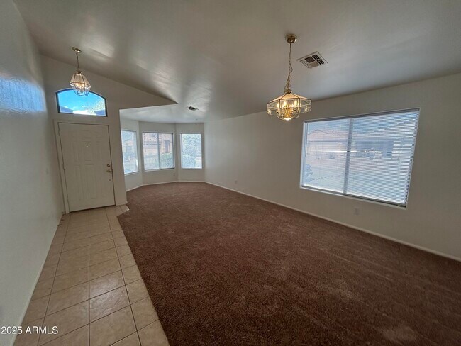Foto del edificio - 41229 W Walker Wy