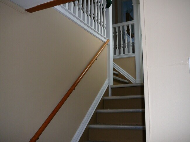 Staircase - 1698 Taylor Ave W